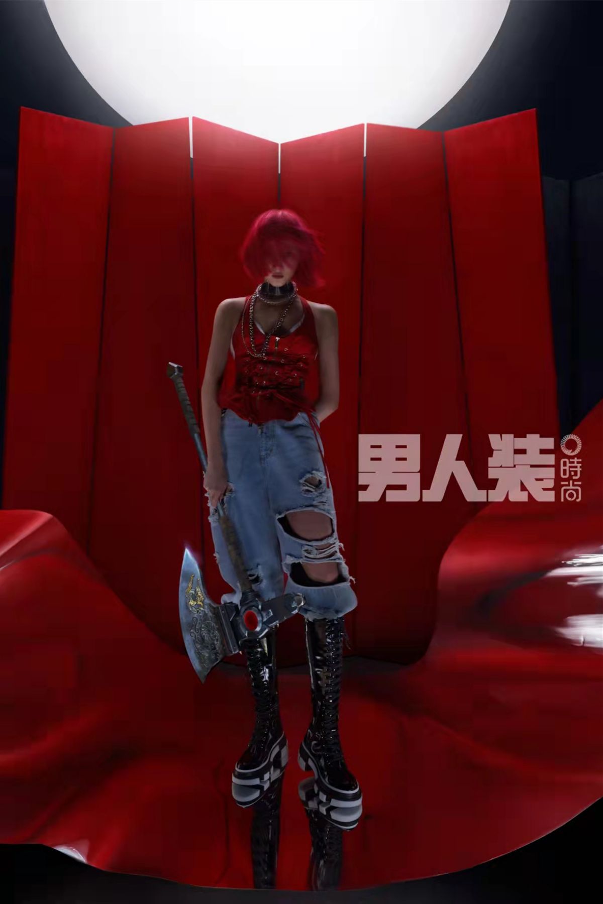 关晓彤杂志平面马丁靴植入案例